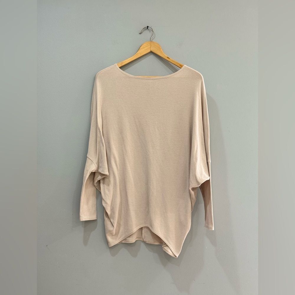 SALE! Cream Blue Rain Batwing Sweater Size M EUC - Picture 3 of 6